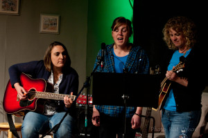  Janice Nicli, Meghan and Shawna Plant